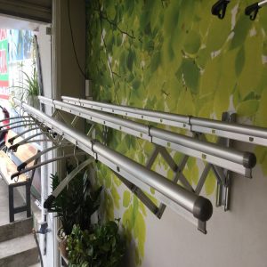 Giàn-phơi-thông-minh-gắn-tường-nhôm-cao-cấp