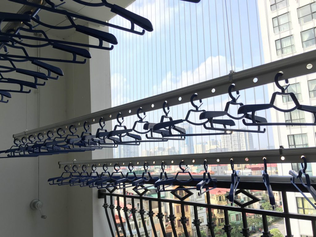 Giàn-phơi-thông-minh-Hòa-Phát-giá-bao-nhiêu